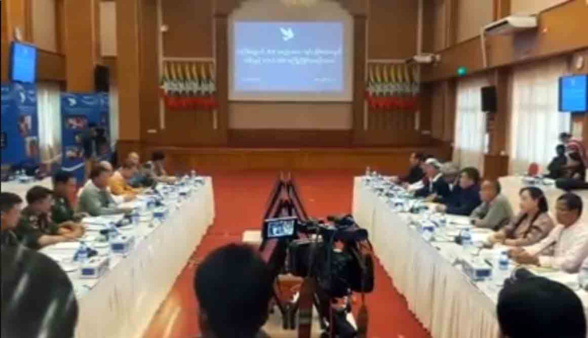 အစိုးရနှင့် အပစ်ရပ်တိုင်းရင်းသားအဖွဲ့များ နေပြည်တော်တွင်တွေ့ဆုံဆွေးနွေး