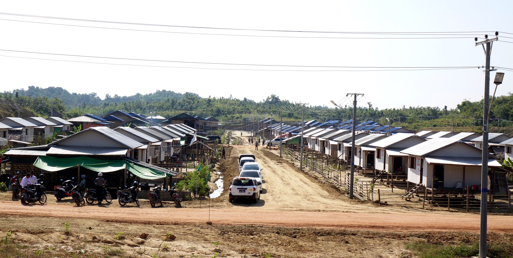 ဆွာရေလှောင်တမံ ရေပိုလွှဲကျိုးပေါက်မှုကြောင့် ရေဘေးသင့်သူများကို နေအိမ် ၁၇၅ လုံး ပေးအပ်