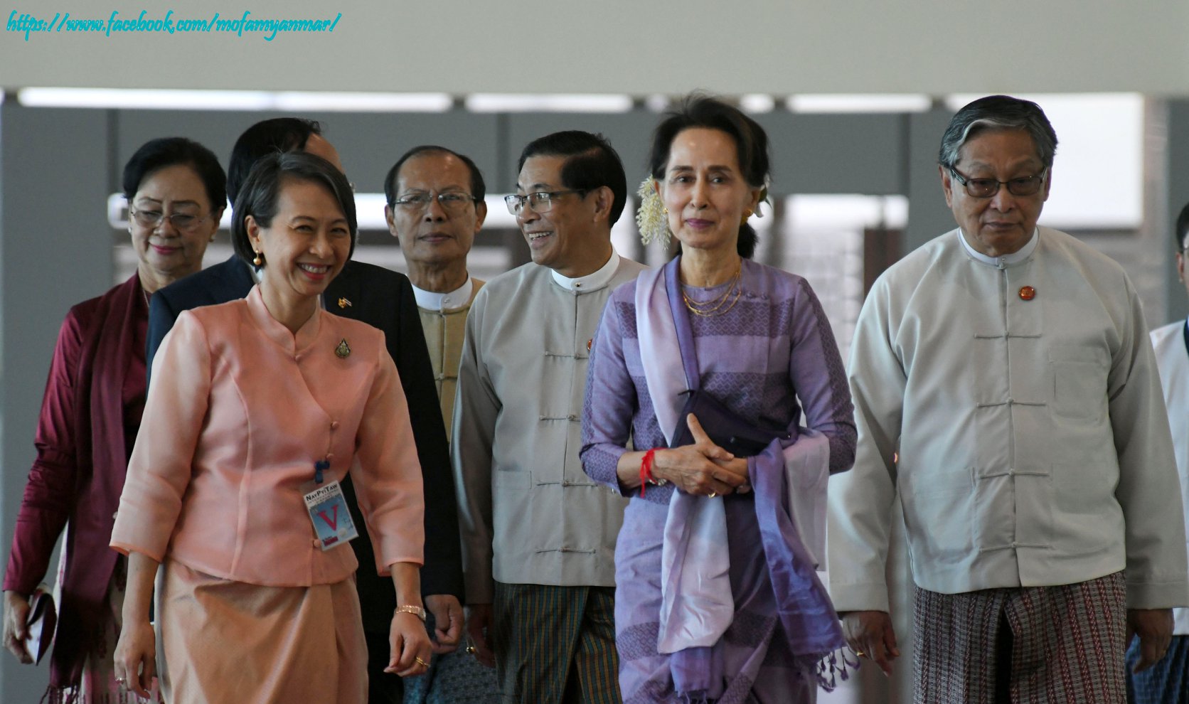 အာဆီယံထိပ်သီးအစည်းအဝေးတက်ရန် ဒေါ်အောင်ဆန်းစုကြည် ထိုင်းနိုင်ငံသို့သွားရောက်