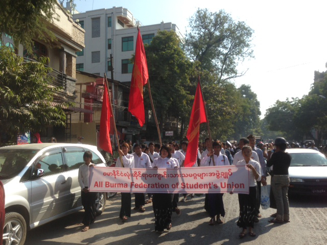 ပုဒ္မ ၁၈ ျဖင့္ တရားစြဲထားသူ ၄ ဦးကို ေထာင္ဒဏ္ ၁ လခ်ျပီး ျပန္လြွႊတ္
