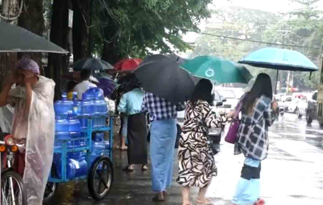 ဆိုင်ကလုံးဘာဘ်ဘယ် ပိုအားကောင်း၊ မိုးနှင့် လေပြင်းအန္တရာယ်သတိပေးချက် မိုးဇလထုတ်ပြန် 