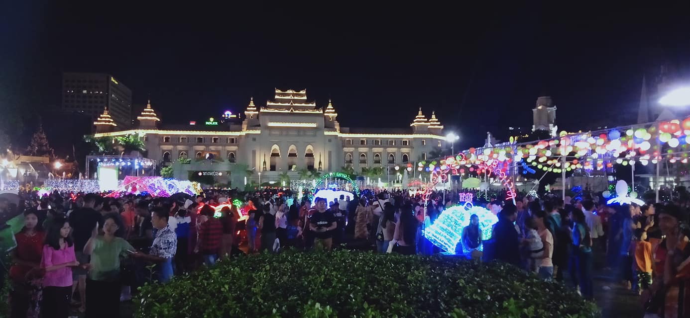 မဟာဗန္ဓုလပန်းခြံ တန်ဆောင်တိုင်ပွဲတော် (ဓာတ်ပုံ)