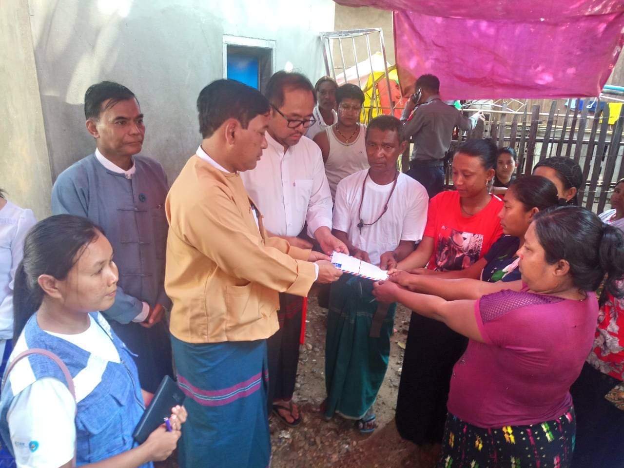 ကျုံဒိုးဗုံးပေါက်ကွဲမှုအတွင်း သေဆုံးဒဏ်ရာရသူများအတွက် ထောက်ပံ့ကြေးပေးအပ် 