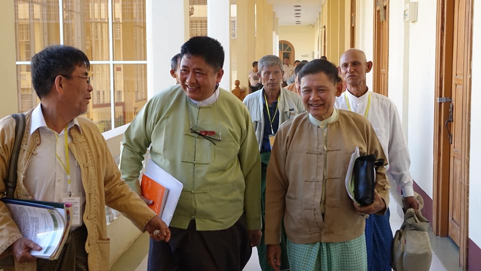 သဖန်းဆိပ်ဆည် သိမ်းဆည်းမြေကိစ္စ ဝန်ကြီးဟောင်းဦးဆန်းဆင့်နှင့် တောင်သူများ တိုင်းအစိုးရကို တွေ့ဆုံ