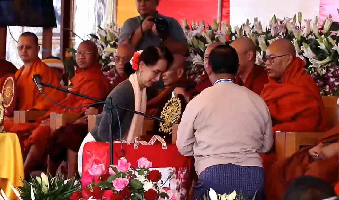 နိုင်ငံတော်အတိုင်ပင်ခံပုဂ္ဂိုလ် ပအိုဝ်းဒေသ ကျောက်တလုံးမြို့သို့ ပထမဆုံးအကြိမ် သွားရောက် (ဓာတ်ပုံ)