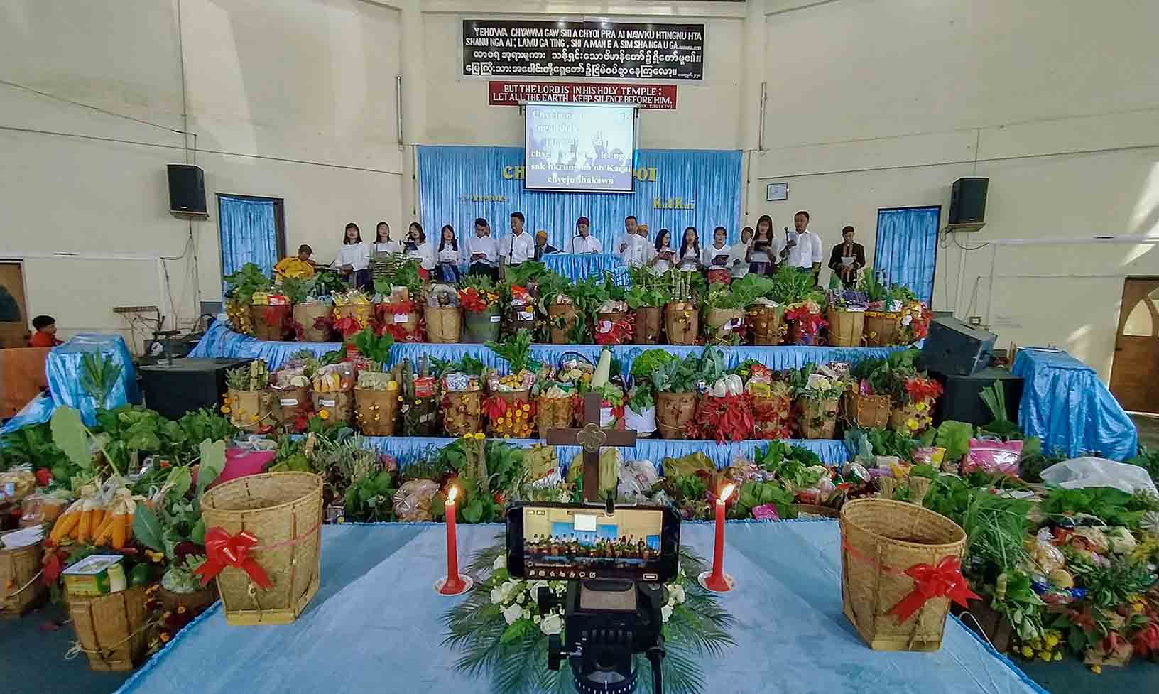 ကွတ်ခိုင်မြို့က  ကျေးဇူးတော်ချီးမွမ်းပွဲ (ဓာတ်ပုံ)