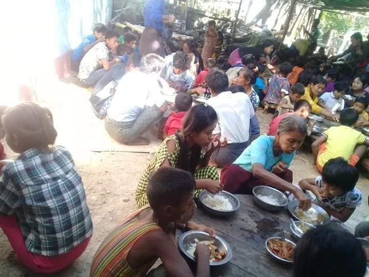 ကမ်းထောင်းကြီးမြို့ရှိ စစ်ဘေးရှောင် ၆၀၀ ကျော် စားဝတ်နေရေး ခက်ခဲနေ