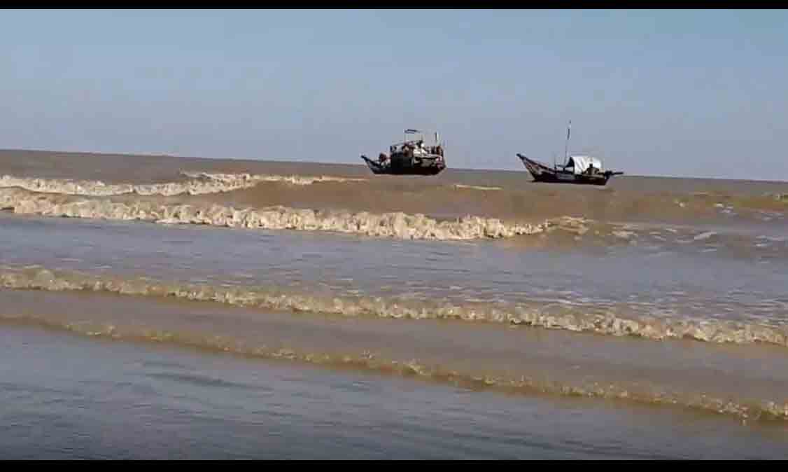 ဖျာပုံ ပင်လယ်ပြင်ကျားဖောင်လုပ်ငန်းတွင် ဖောင်ဦးစီးကို နောက်လိုက်က ဓားဖြင့်ခုတ်သတ်