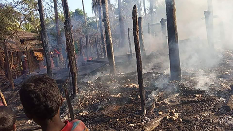 ဘူးသီးတောင်တွင် လက်နက်ကြီးကျ မီးလောင်၊ နေအိမ် ၂ လုံး ဆုံးရှုံး