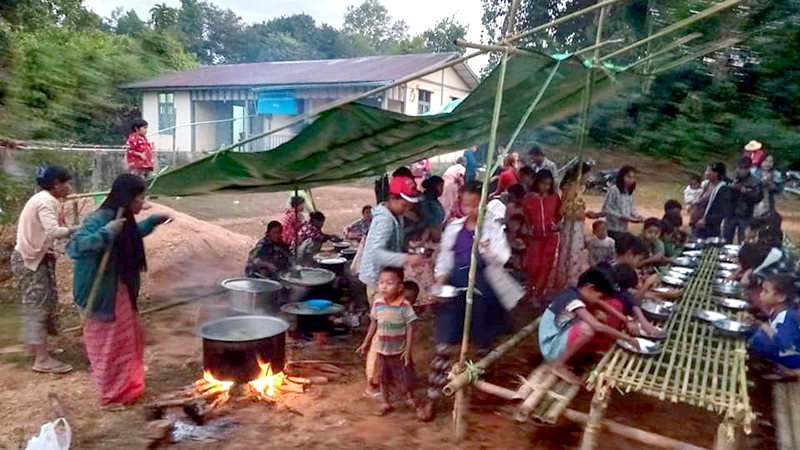 အမ်းနှင့်မြေပုံမြို့နယ်ကြားတွင် တိုက်ပွဲပြင်းထန်၊ ဒေသခံရာချီ ထွက်ပြေးတိမ်းရှောင်