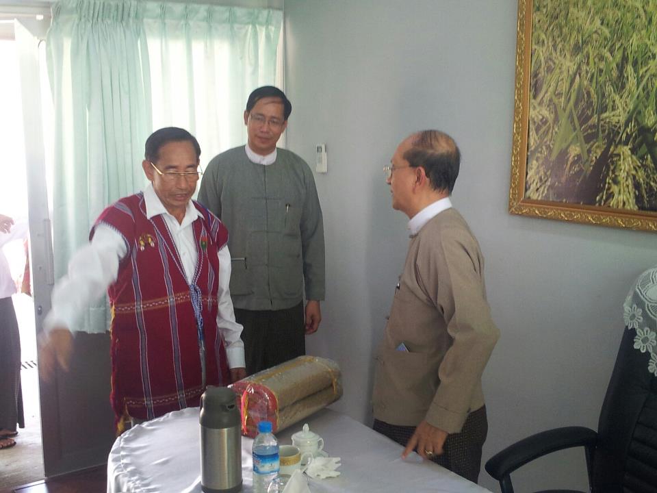 ျပည္တြင္းျငိမ္းခ်မ္းေရးကို ဗမာ့တပ္မေတာ္သာ အေကာင္ထည္ေဖာ္နုိင္မည္- ပဒုိမန္းျငိမ္းေမာင္