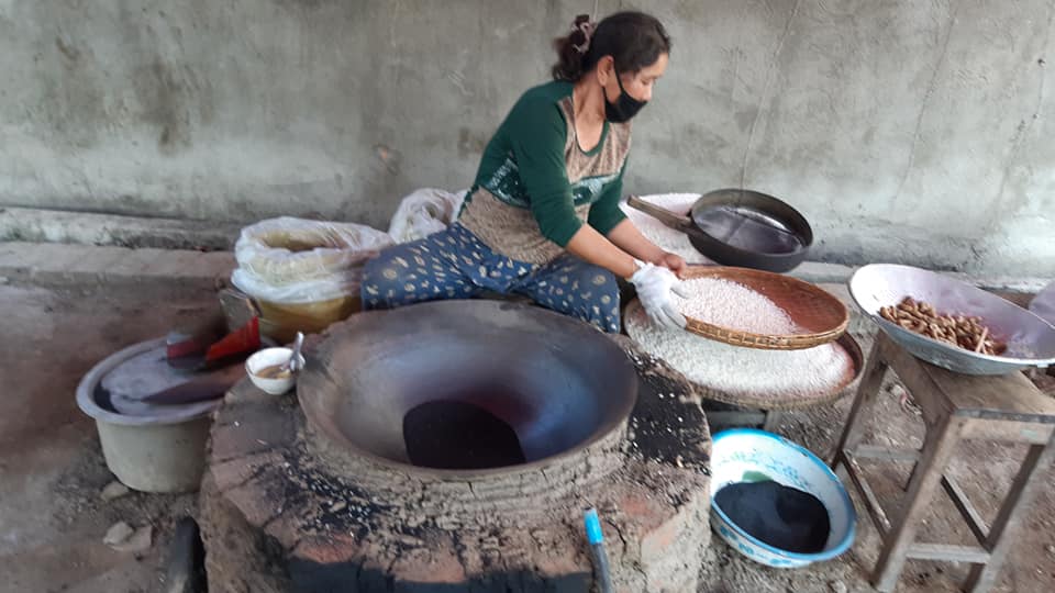 တရုတ်နှစ်သစ်ကူးနီးလာသဖြင့် မိုးညှင်း တနိုင်တပိုင်ပေါက်ပေါက်လုပ်ငန်းများ အဆင်ပြေ