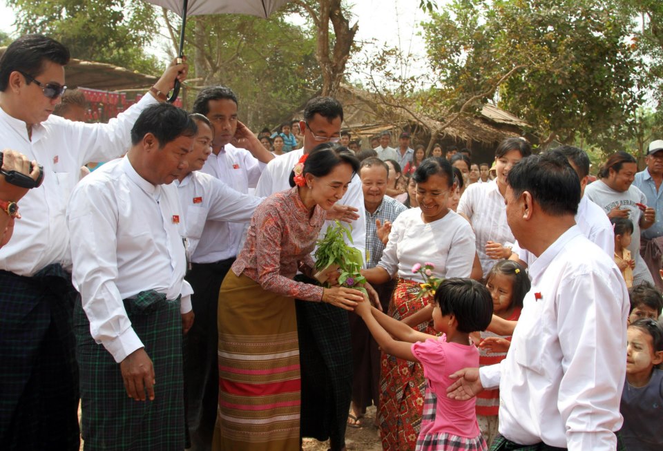 ေဒၚေအာင္ဆန္းစုၾကည္ ေကာ့မႉးခရီးစဥ္