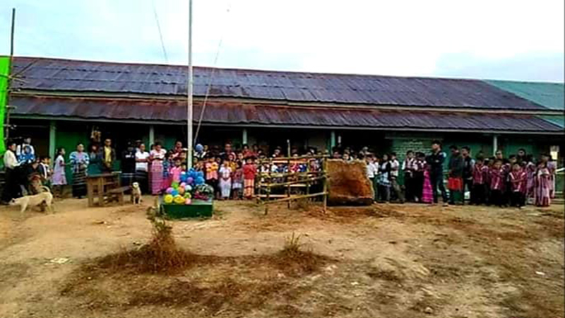 သဲဖြူရွာ စာသင်ကျောင်းက ကရင်အမျိုးသားအလံတိုင် ဖျက်ဆီးခံရမှု ကန့်ကွက်စာ ပို့မည်