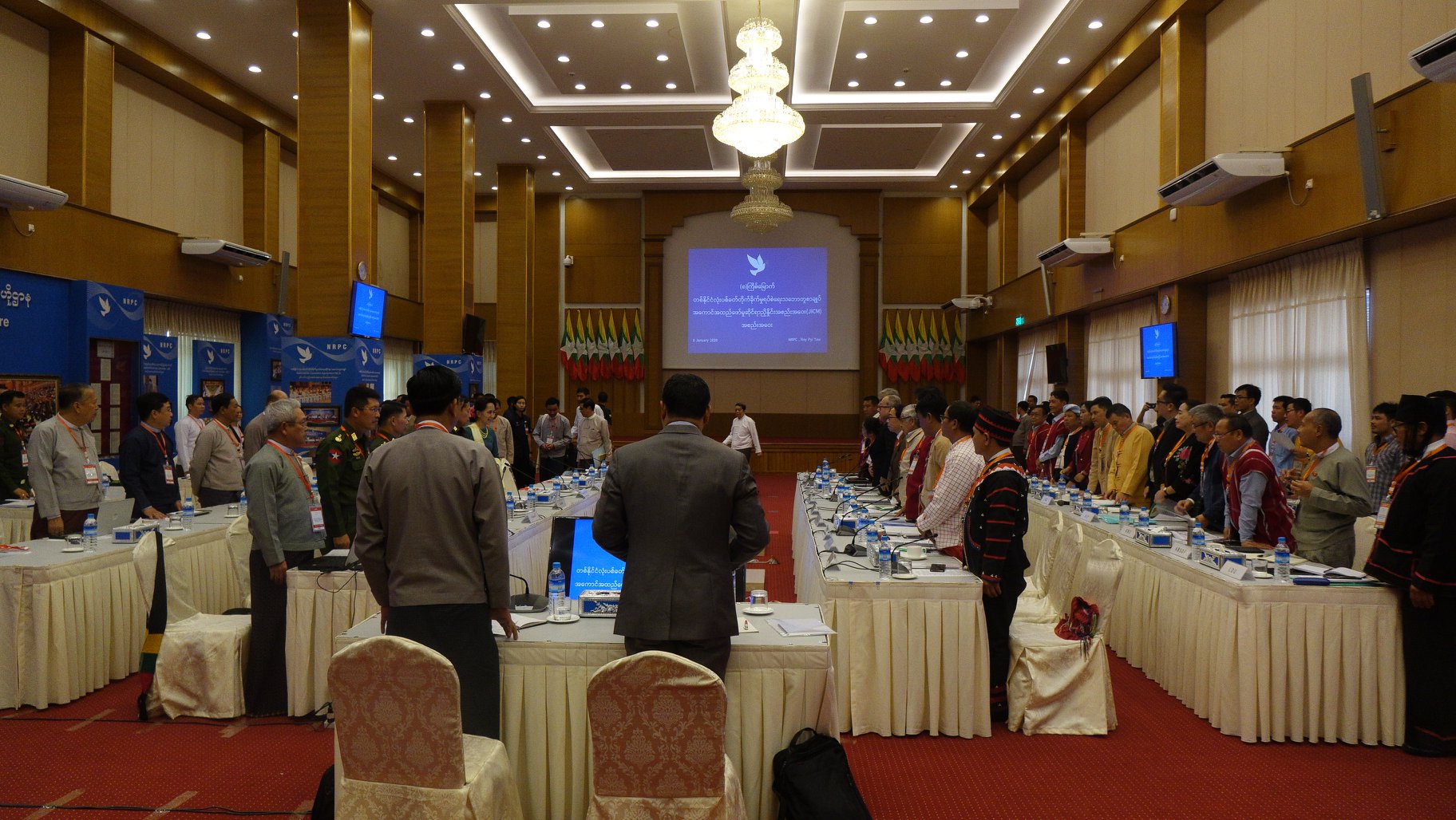 သုံးပွင့်ဆိုင် ထိပ်သီးဆွေးနွေးပွဲ အချက် ၈ ချက်သဘောတူ၊ ၂၁ ရာစုပင်လုံ ၄ လပိုင်းတွင် ပြုလုပ်မည်