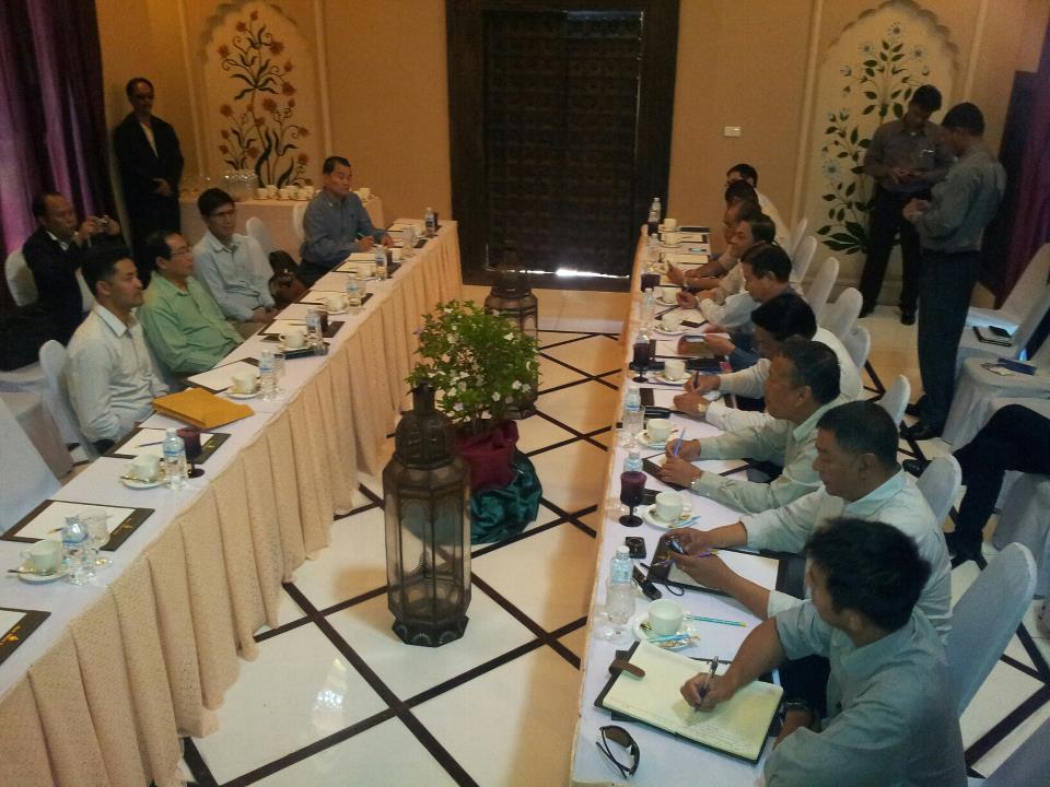 ႐ွမ္းျပည္တပ္မေတာ္ေတာင္ပိုင္းနွင့္ အစိုးရတုိ့ နိုင္ငံေရးေဆြးေနြးပြဲစရန္ အၾကိုေတြ့ဆုံ