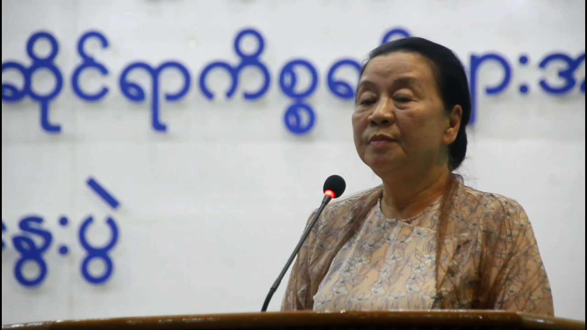 စီးပွားရေးမပြေလည်ရင် ငြိမ်းချမ်းရေးမခိုင်မာနိုင်ဟု ကရင်ဝန်ကြီးချုပ်ပြော