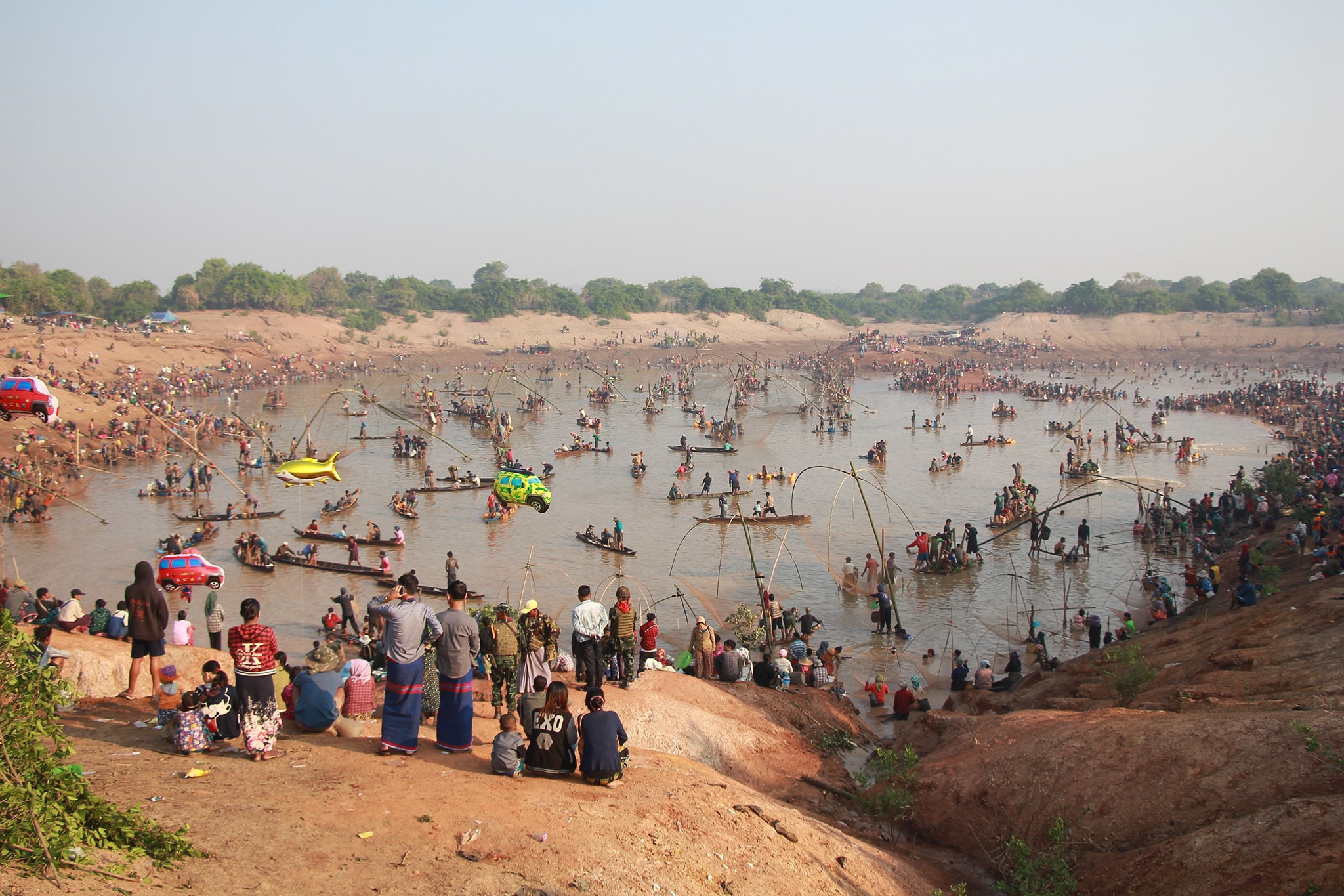 ကျိုက်မရောက ဒေါင်ဒင်အင်း ငါးဖမ်းပွဲတော် (ဓာတ်ပုံသတင်း)