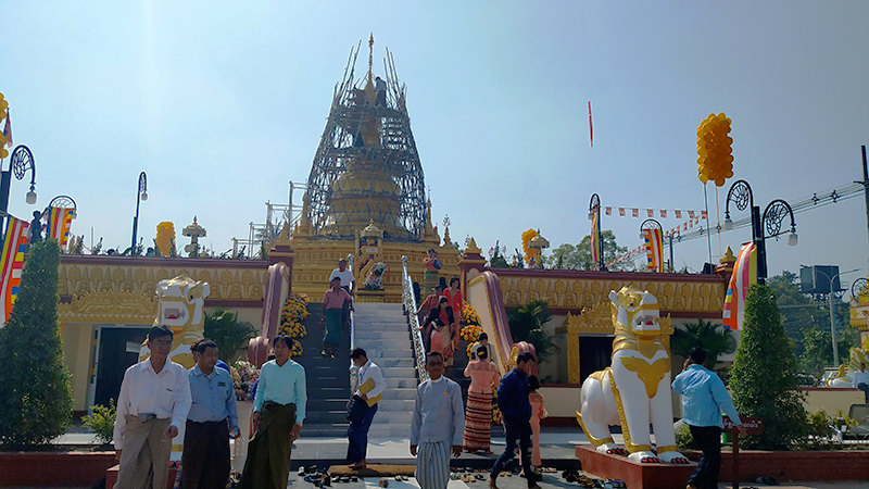 ပုဂံ ရွှေစည်းဂုံစေတီတော် ပုံစံတူ စေတီတဆူ မန္တလေးမြို့တွင် တည်ထား