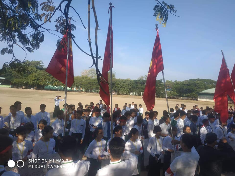 ပညာသင်ကာလတိုးမြှင့်သည့်အပေါ် မုံရွာပညာရေးကောလိပ် ကျောင်းသားကျောင်းသူများ ဆန္ဒပြ