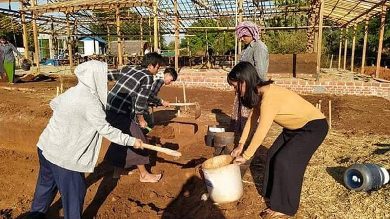 လူ ၅၀၀၀ ကျော် နေထိုင်နိုင်မည့် မြေကြီးအိမ် ဘိုးသက်ရှည် သဘာဝရိပ်သာစခန်း စဆောက် 