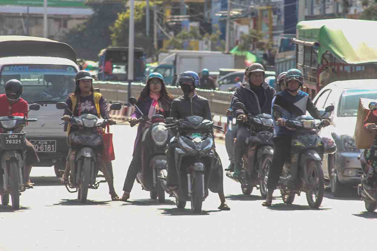 ကိုရိုနာဗိုင်းရပ်စ်သတင်းကြောင့် မြစ်ကြီးနားပြည်သူများ စိုးရိမ်