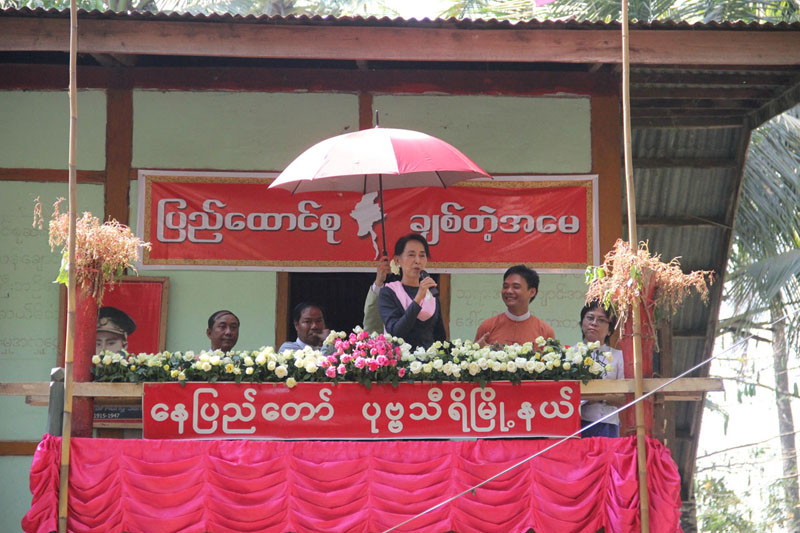 အာဏာ႐ွင္စနစ္ေၾကာင့္ ေစ့စပ္ညွိနႈိင္းေဆြးေနြး အေျဖ႐ွာမႈ အားနည္းခဲ့ဟု ေဒၚစုေျပာၾကား
