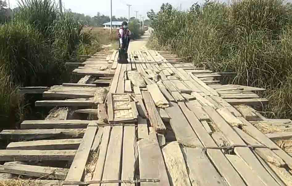 မောင်တော ကျေးရွာချင်းဆက်တံတား အန္တရာယ်ရှိသဖြင့် အမြန်ပြုပြင်ပေးရန် တောင်းဆို
