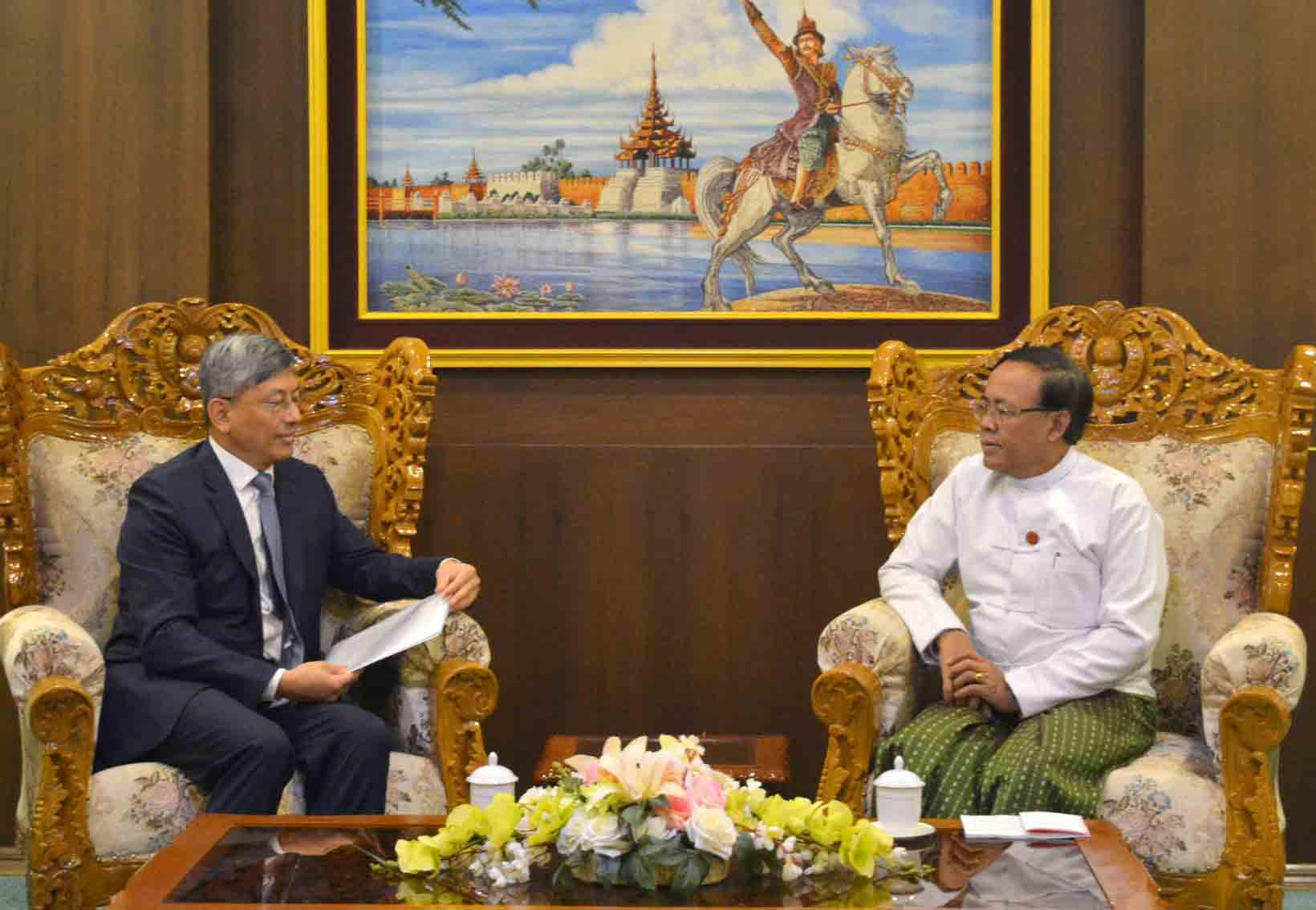 မြန်မာနိုင်ငံက တရုတ်နိုင်ငံကို ဆန်တန်ချိန် ၂၀၀ လှူဒါန်းရန် စီစဉ်နေ