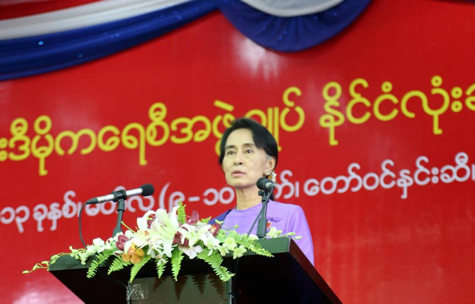 အန္အယ္လ္ဒီဥကၠ႒အျဖစ္ ေဒၚေအာင္ဆန္းစုၾကည္ကို တခဲနက္ျပန္ေ႐ြးခ်ယ္