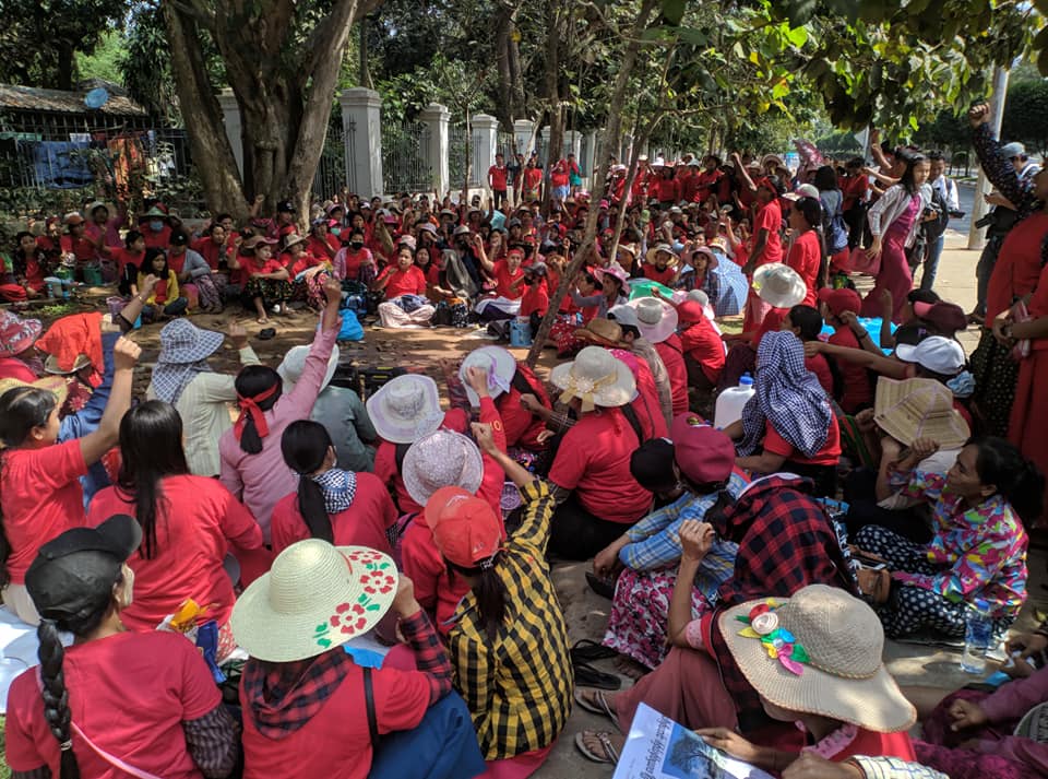 တိုင်ရီစက်ရုံအလုပ်သမားများ ရန်ကုန်ဝန်ကြီးချုပ်နှင့် တွေ့ခွင့်ရရန် စောင့်ဆိုင်းနေ