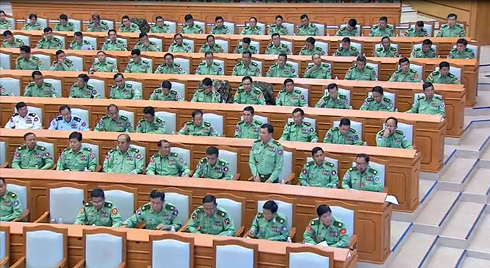 ဖွဲ့စည်းပုံပြင်ဆင်ရေး ဥပဒေမူကြမ်း ဆွေးနွေးပွဲတွင် တပ်ကိုယ်စားလှယ် ၅၀ သာဆွေးနွေးခွင့်ပြု