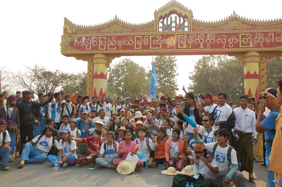 ျငိမ္းခ်မ္းေရးလမ္းေလွ်ာက္အဖြဲ့ ျမစ္ၾကီးနားေရာက္(ဓာတ္ပံု)