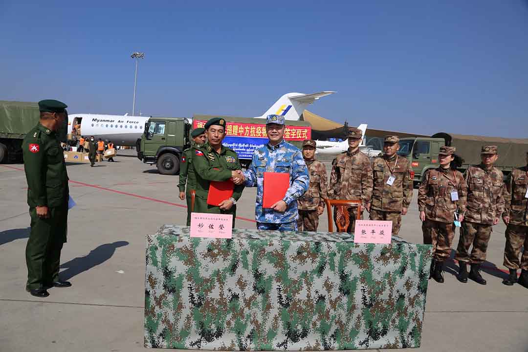 မြန်မာ့တပ်မတော်က တရုတ်ပြည်သူများအတွက် ဒေါ်လာ ၃ သိန်းဖိုး ဆေးစ္စည်းများပေးပို့လှူဒါန်း