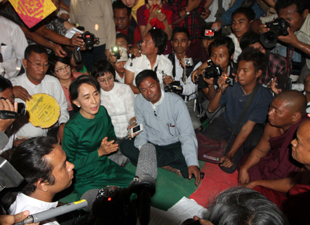 ေၾကးနီစီမံကိန္းေၾကာင့္ နစ္နာမႈမ်ားကုိ ေလ်ာ္ေၾကးေငြေပးေရး မနက္ျဖန္စမည္ဟု ေဒၚစုေျပာ