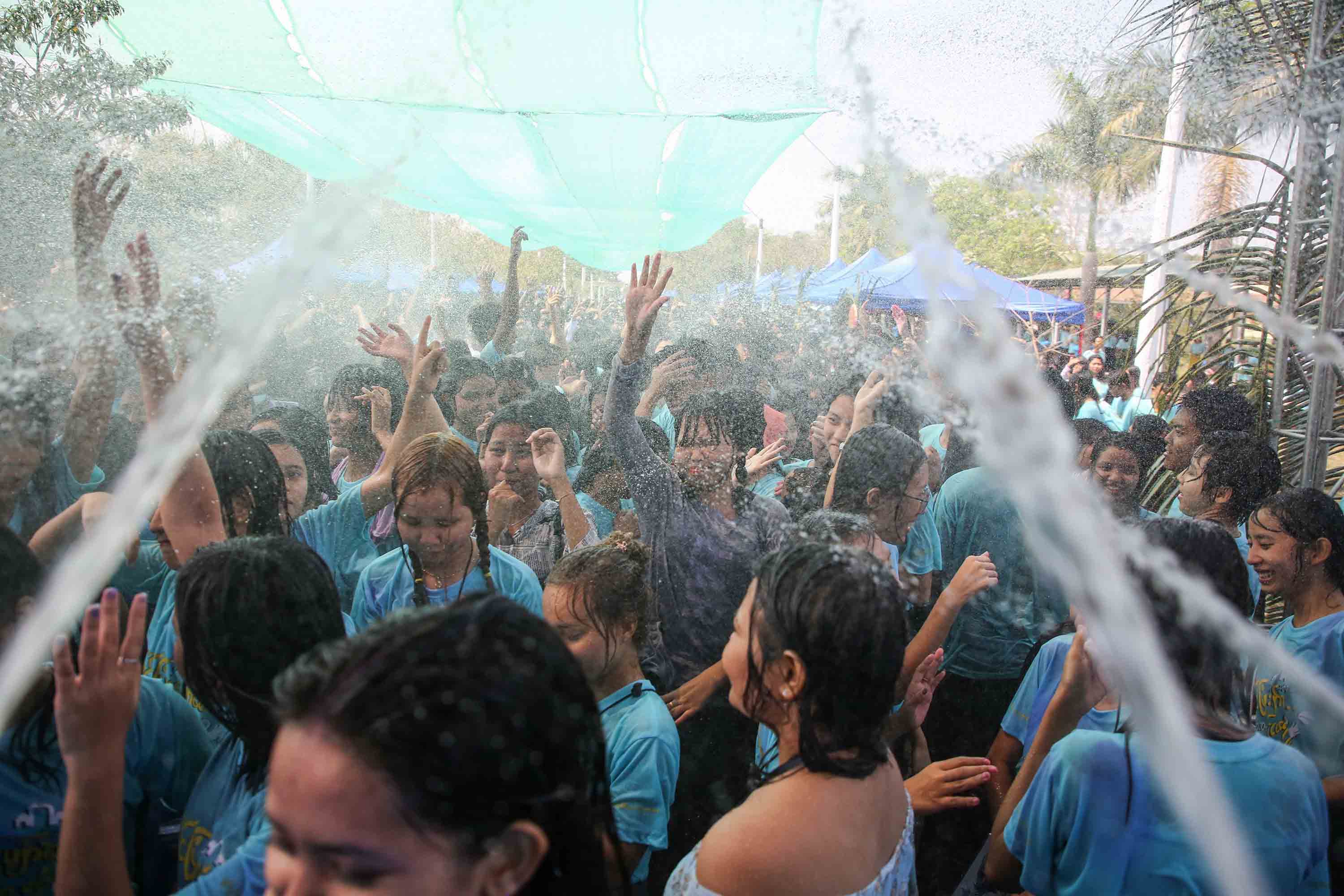 ရန်ကုန်စီးပွားရေးတက္ကသိုလ်(ရွာသာကြီး) ကျောင်းသင်္ကြန်ပွဲတော် (ဓာတ်ပုံ)