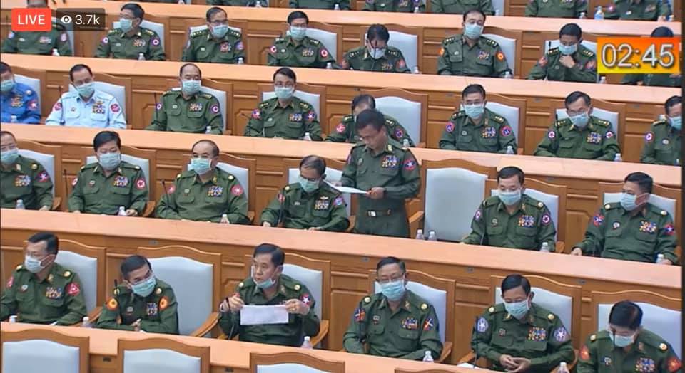 တပ်မတော်သားလွှတ်တော်ကိုယ်စားလှယ်အားလုံး နှာခေါင်းစည်းတပ်ပြီး လွှတ်တော်တက်