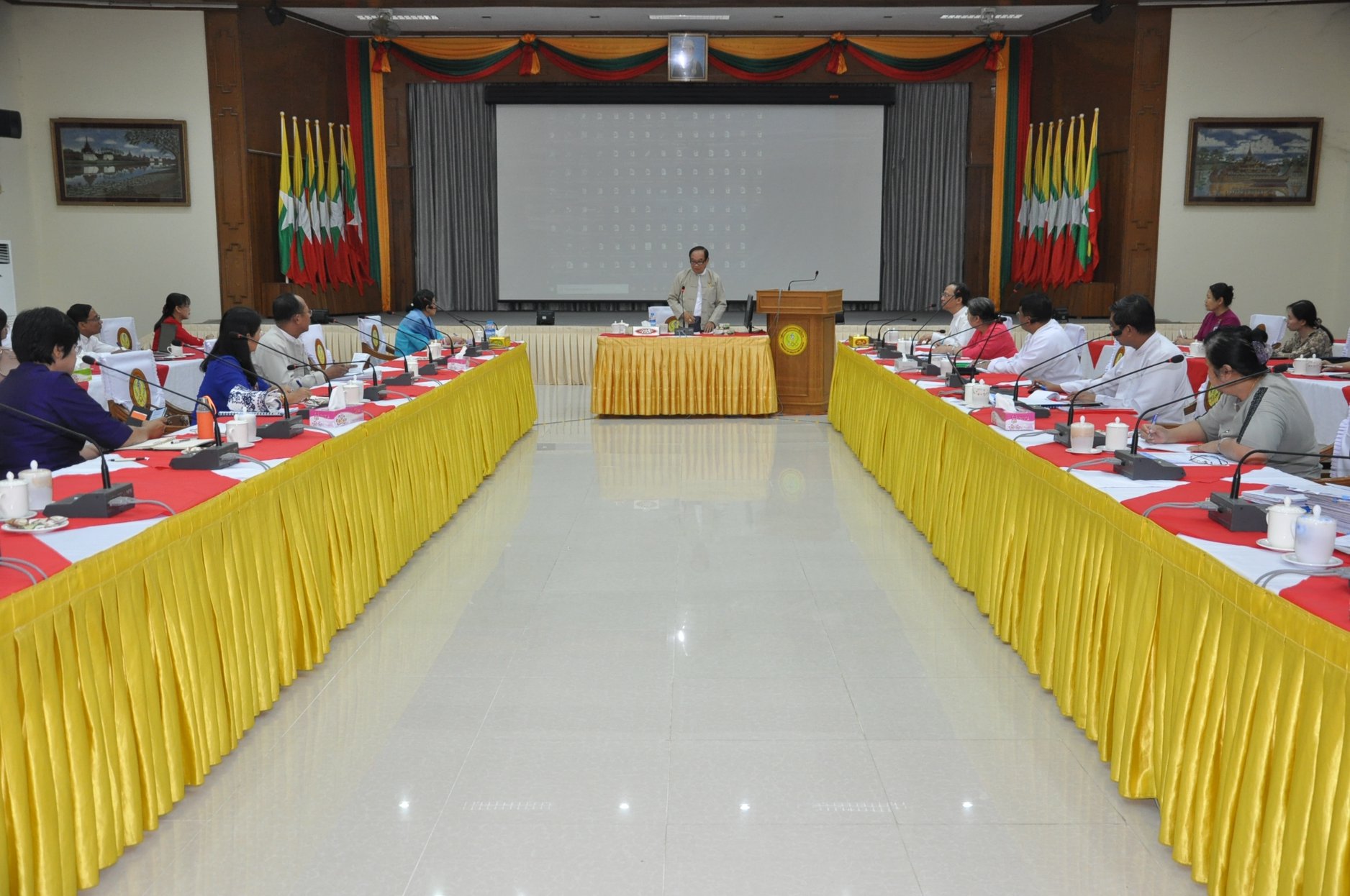 ထိုင်းနိုင်ငံမှ ပြန်ဝင်လာသည့် မြန်မာများ နေအိမ်တွင် ၁၄ ရက်ကြာ အသွားအလာကန့်သတ်  နေထိုင်ရမည်   