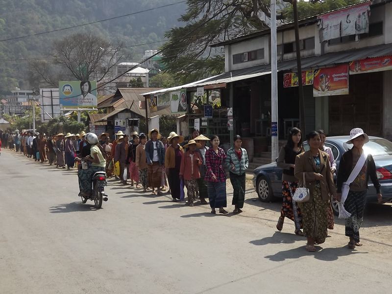 အင္းေလးဟုိတယ္ဇုန္ လယ္သိမ္းခံ ေတာင္သူေတြနဲ့ ညွိနိႈင္းလို့ မရေသး