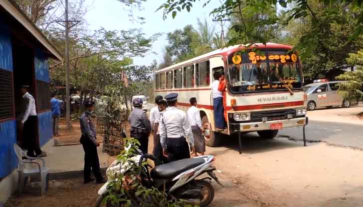 ရခိုင်ပြည်နယ်တွင် COVID-19 ပြန့်ပွားမှုမရှိစေရန် နိုင်ငံရပ်ခြားမှပြန်လာသူများကို စစ်ဆေးနေ