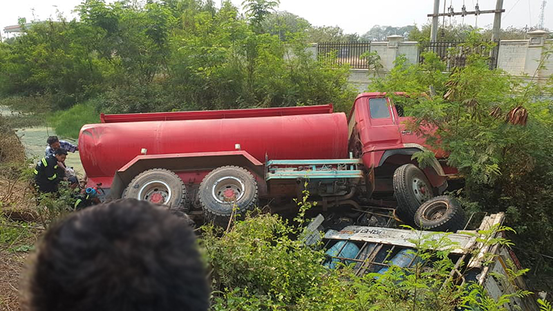 မုံရွာမြို့ဝင်တွင် ယာဉ် ၄ စီး ဆင့်တိုက်မှုဖြစ်၊ ၃ ဦး ပြင်းထန်ဒဏ်ရာရ