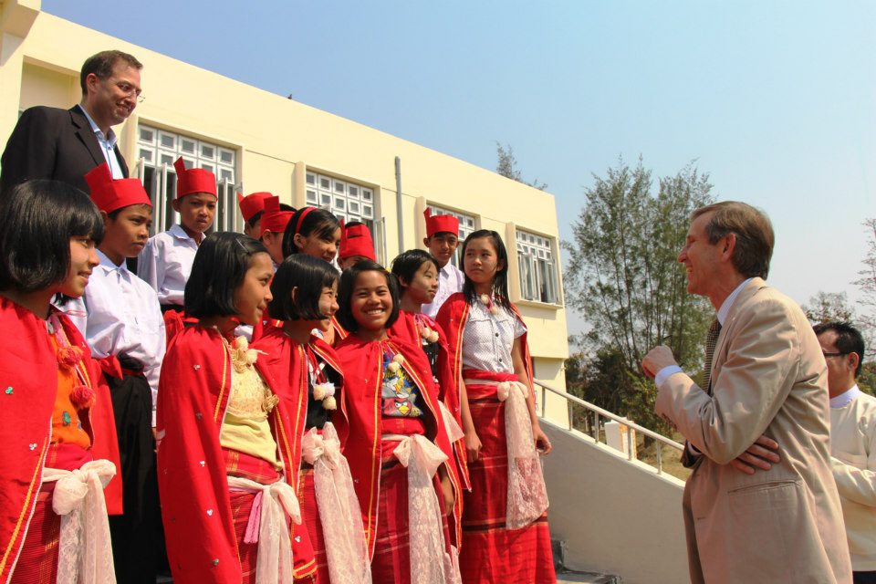 အေမရိကန္သံအမတ္ ကယားျပည္နယ္မွာ ျငိမ္းခ်မ္းေရးလုပ္ငန္္းစဥ္ေလ့လာ
