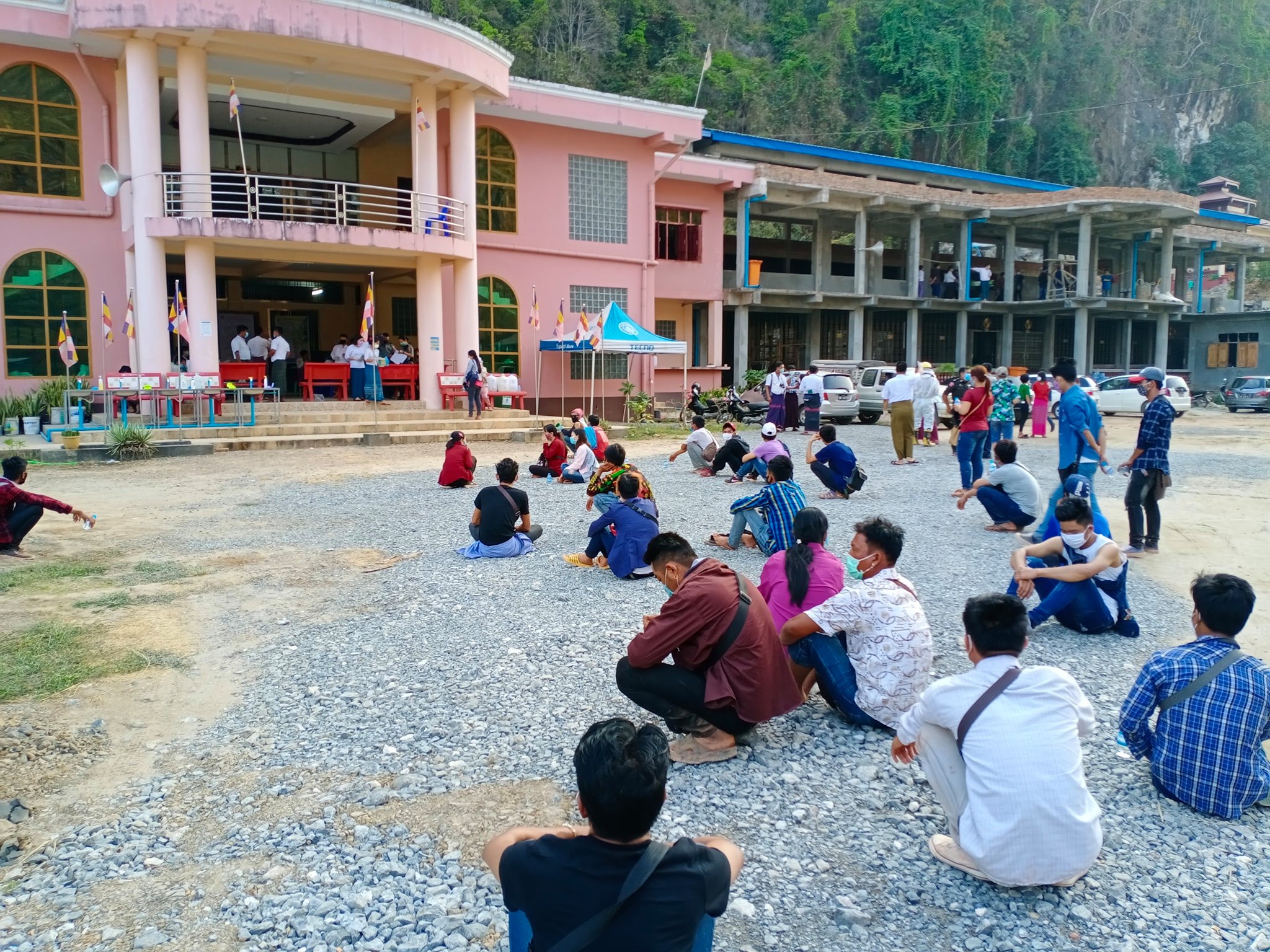 ဘားအံမြို့တွင် ထိုင်းမှ ဝင်ရောက်လာသူများကို စောင့်ကြည့်ရေးစခန်း ၄ ခုတွင်ထားရှိ