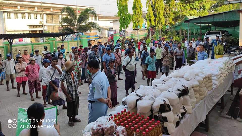 ခွင့်မယူသည့် ပုသိမ်စည်ပင် အောက်ခြေဝန်ထမ်းများကို အခြေခံစားသုံးကုန်များ ထောက်ပံ့