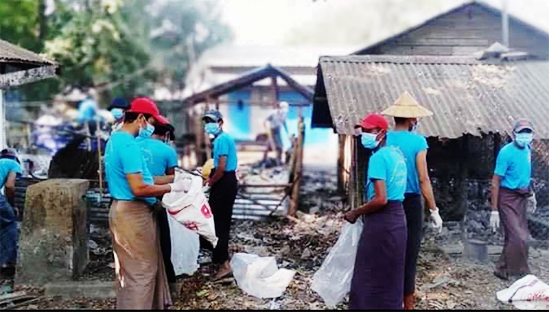 တလုတ္ထော်စျေးက အမှိုက်များ ပရဟိတလူငယ်အဖွဲ့များ ရှင်းလင်း