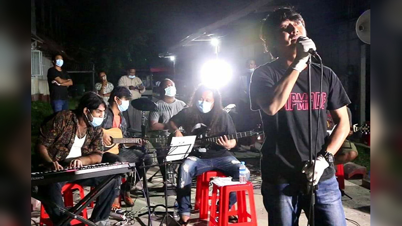 ပုသိမ်တက္ကသိုလ်တွင်း Facility Quarantine နေသူများကို ဖျော်ဖြေ