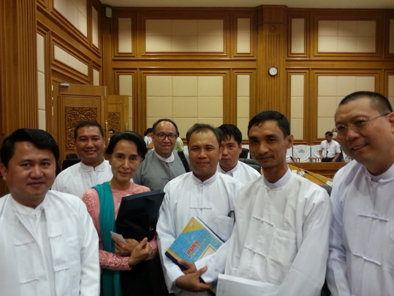လယ္သမားကာကြယ္ေရးဥပေဒ ေဆြးေနြးပြဲ ေတာင္သူ ၂ ဦး တက္ခြင့္ရ
