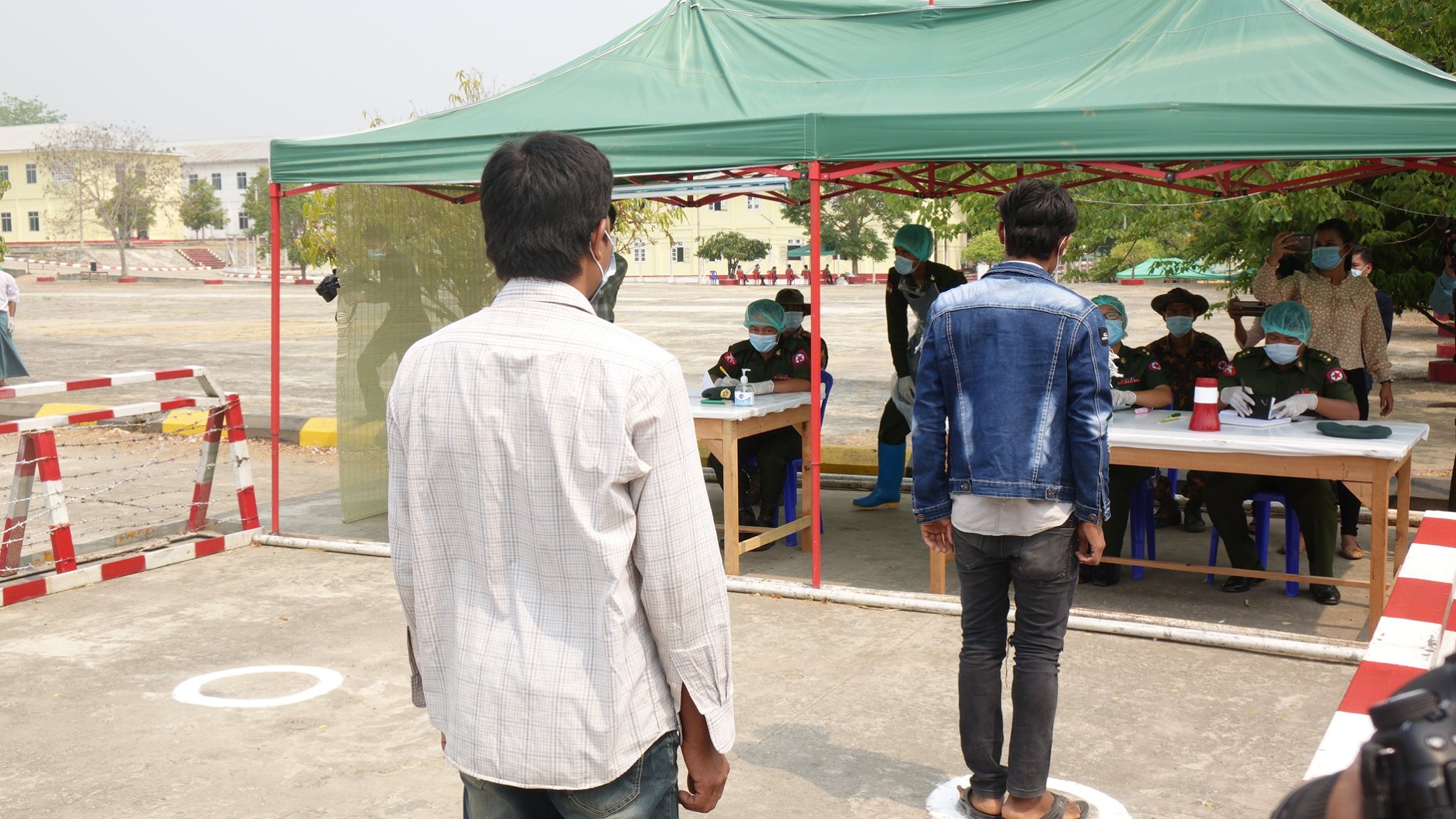 နေပြည်တော်ရှိ တပ်မတော် တည်းခိုစခန်းတွင် နယ်စပ်က ပြန်လာသူ ၂၈၈ ဦးကို စောင့်ကြပ်ထားရှိ