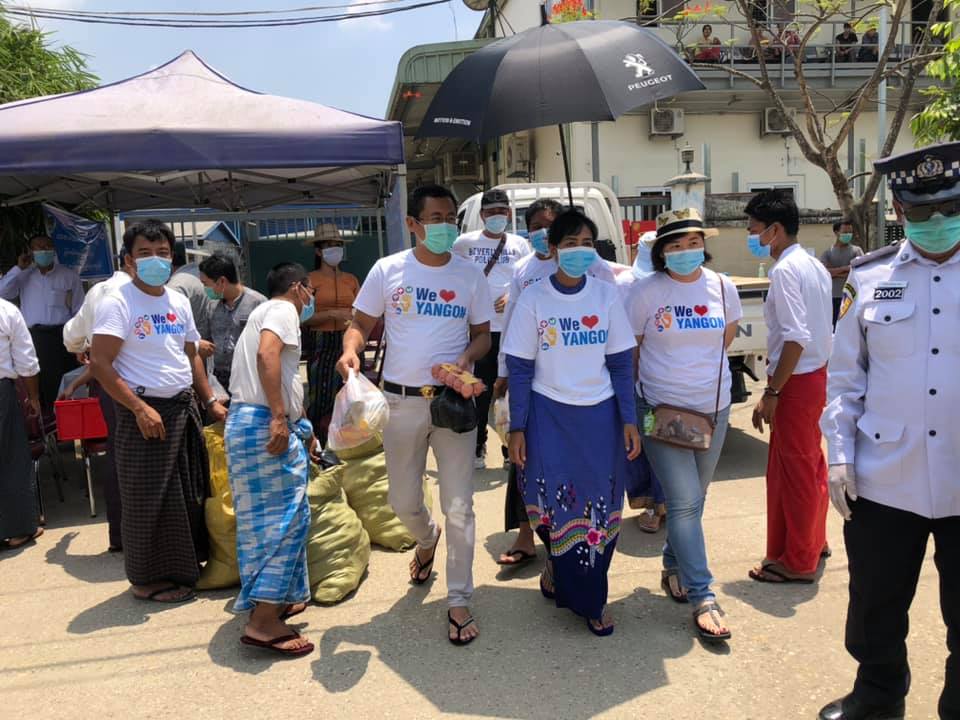 လှိုင်သာယာမြို့နယ်ရှိ ကျူးကျော်အိမ်ခြေ ၁၀၀၀ ကို အခြေခံစားကုန်များလှူဒါန်း 