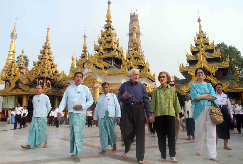 အေမရိကန္သမၼတေဟာင္း ဂ်င္မီကာတာ ေ႐ြွႊတိဂုံဘုရား ဖူးေျမာ္(ဓာတ္ပံု)